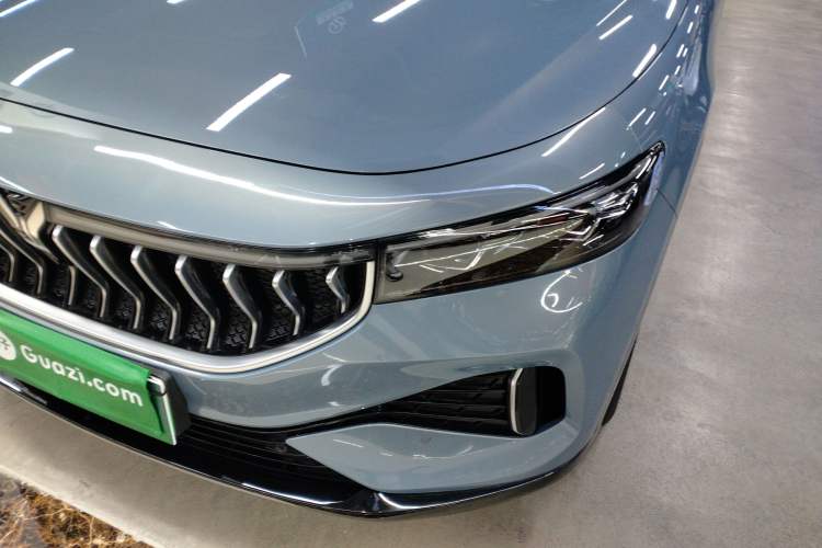 Used VOYAH FREE 2022 Four-Wheel Drive Ultra-Long Range Pure Electric Version Left Front Headlight