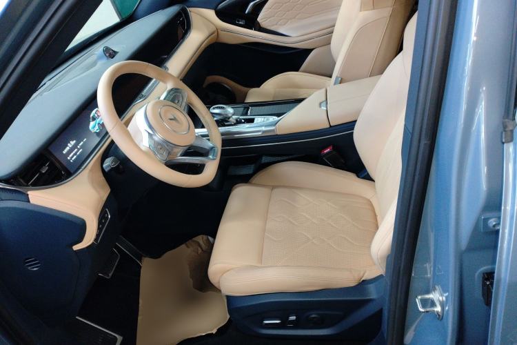 Used VOYAH FREE 2022 Four-Wheel Drive Ultra-Long Range Pure Electric Version Left Front Seat