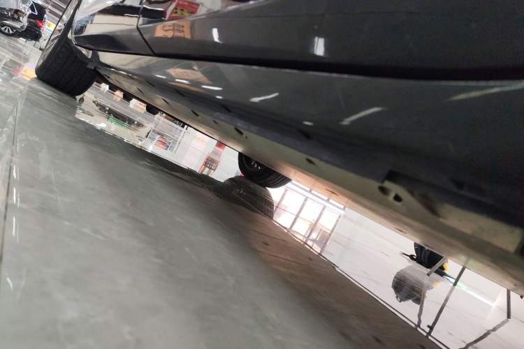 Used VOYAH FREE 2022 DNA Pure Electric Model Left Side Sill