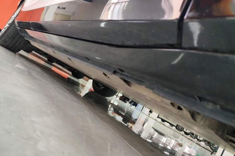 Used VOYAH FREE 2022 DNA Pure Electric Model Right Side Sill