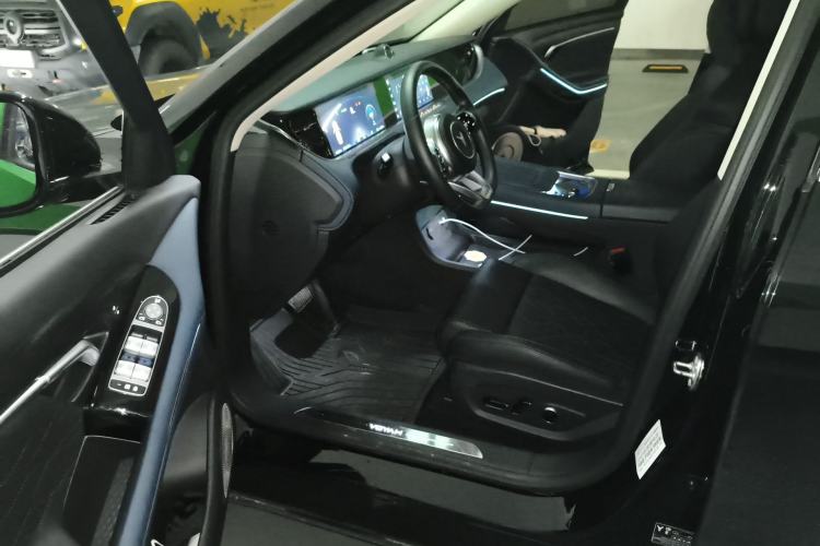 Used VOYAH FREE 2023 Four-Wheel Drive Extended-Range Model with Ultra-Long Range Driver Seat