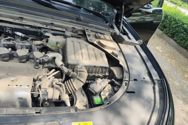 Used VOYAH FREE 2023 Four-Wheel Drive Extended-Range Model with Ultra-Long Range Engine Bay Left
