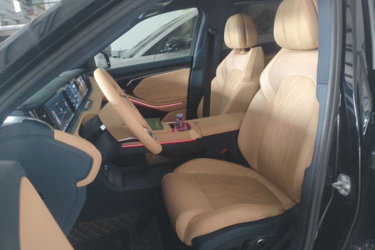 Used VOYAH FREE 2023 Four-Wheel Drive Extended-Range Model with Ultra-Long Range Left Front Seat