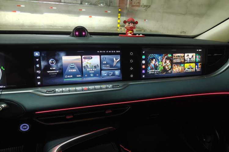 Used VOYAH FREE 2023 Four-Wheel Drive Extended-Range Model with Ultra-Long Range Audio And AC Panel
