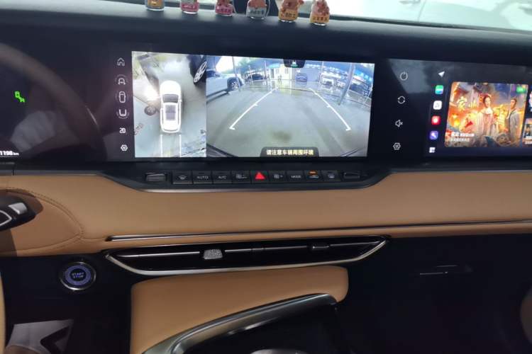 Used VOYAH FREE 2023 Four-Wheel Drive Extended-Range Model with Ultra-Long Range Audio And AC Panel
