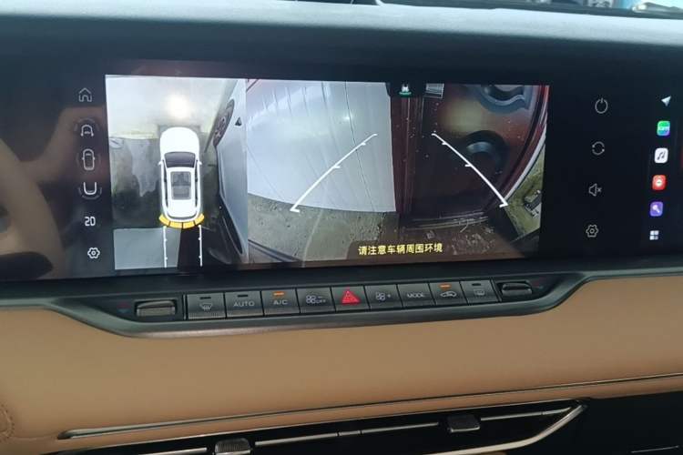 Used VOYAH FREE 2023 Four-Wheel Drive Extended-Range Model with Ultra-Long Range Audio And AC Panel