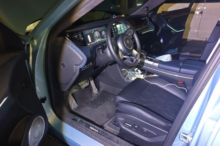 Used VOYAH FREE 2023 Four-Wheel Drive Extended-Range Model with Ultra-Long Range Driver Seat