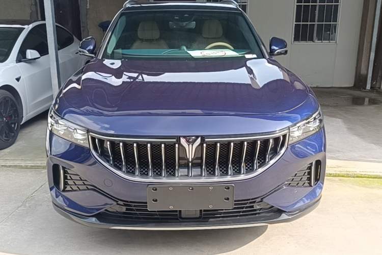 Used VOYAH FREE 2023 Four-Wheel Drive Extended-Range Model with Ultra-Long Range Front