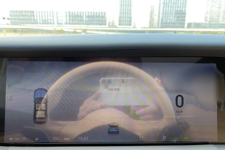 Used VOYAH FREE 2023 Four-Wheel Drive Extended-Range Model with Ultra-Long Range Instrument Cluster