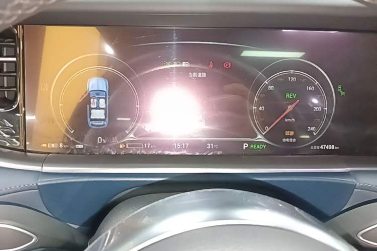 Used VOYAH FREE 2023 Four-Wheel Drive Extended-Range Model with Ultra-Long Range Instrument Cluster