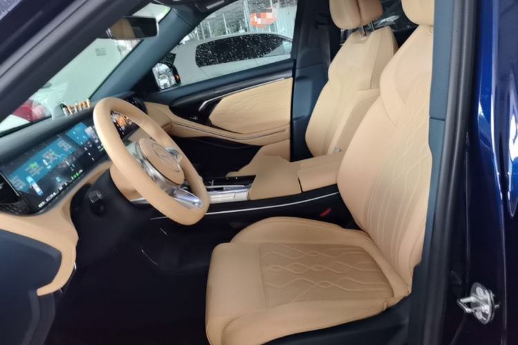 Used VOYAH FREE 2023 Four-Wheel Drive Extended-Range Model with Ultra-Long Range Left Front Seat
