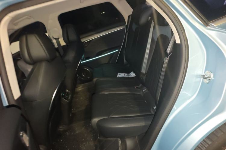 Used VOYAH FREE 2023 Four-Wheel Drive Extended-Range Model with Ultra-Long Range Left Rear Seat