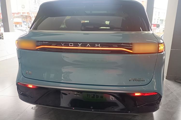 Used VOYAH FREE 2023 Four-Wheel Drive Extended-Range Model with Ultra-Long Range Rear