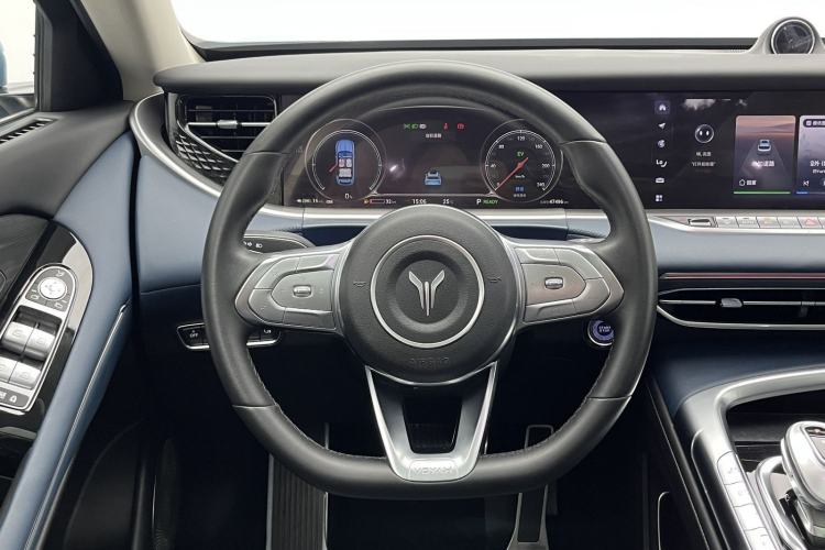 Used VOYAH FREE 2023 Four-Wheel Drive Extended-Range Model with Ultra-Long Range Steering Wheel