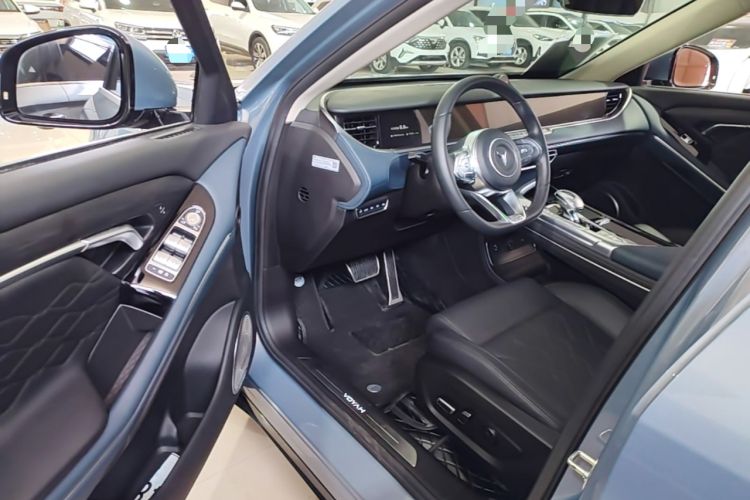 Used VOYAH FREE 2023 Four-Wheel Drive Extended-Range Model with Ultra-Long Range Driver Seat