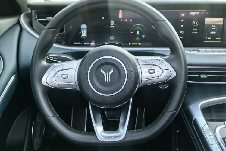 Used VOYAH FREE 2023 Four-Wheel Drive Extended-Range Model with Ultra-Long Range Exterior 12
