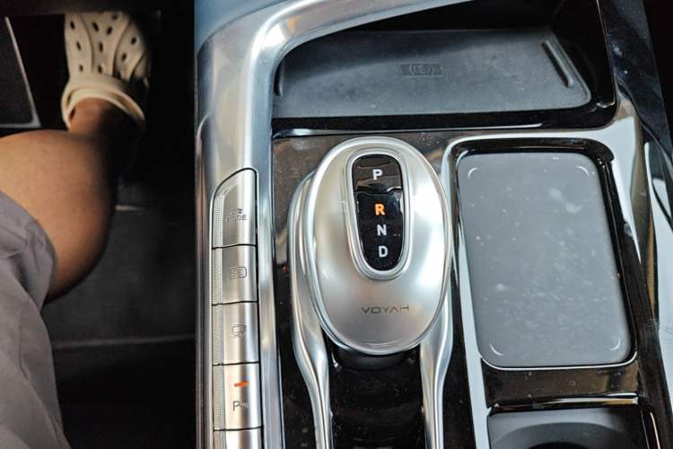 Used VOYAH FREE 2023 Four-Wheel Drive Extended-Range Model with Ultra-Long Range Gear Lever
