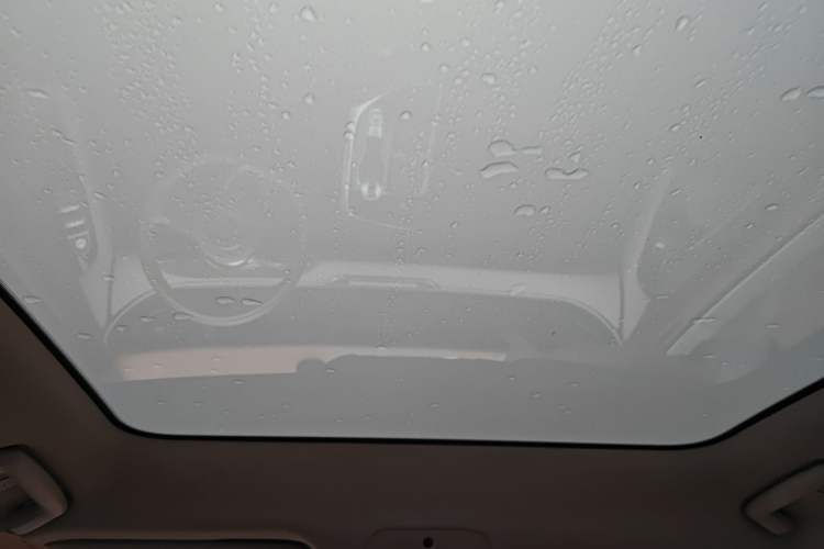 Used VOYAH FREE 2023 Four-Wheel Drive Extended-Range Model with Ultra-Long Range Headliner