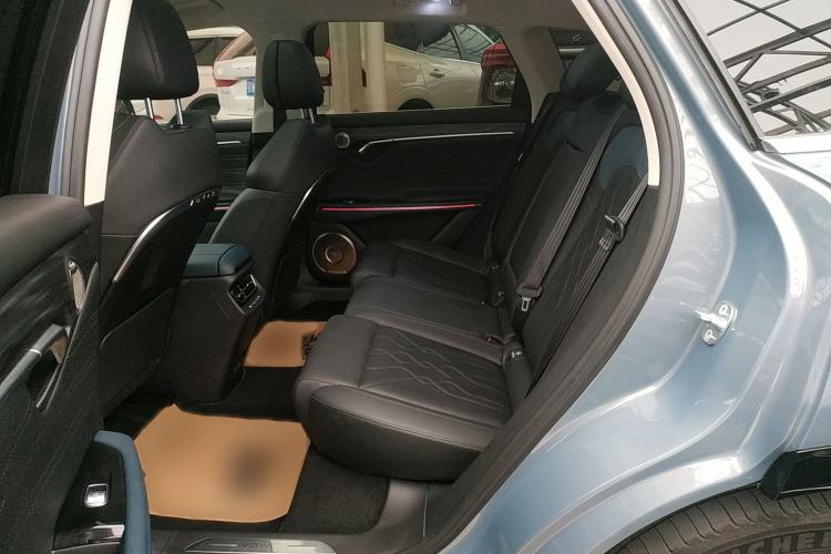 Used VOYAH FREE 2023 Four-Wheel Drive Extended-Range Model with Ultra-Long Range Interior 4