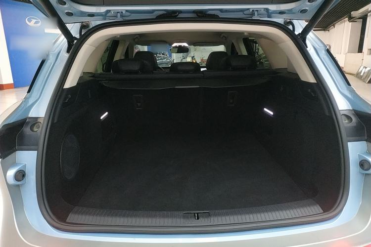 Used VOYAH FREE 2023 Four-Wheel Drive Extended-Range Model with Ultra-Long Range Trunk