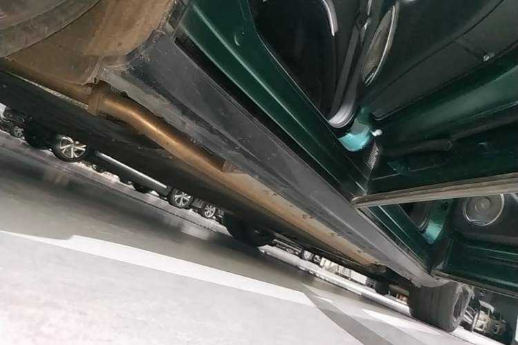 Used VOYAH FREE 2023 Four-Wheel Drive Extended-Range Model with Ultra-Long Range Right Side Sill