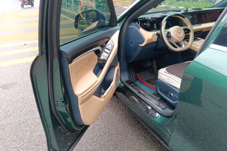 Used VOYAH FREE 2023 Four-Wheel Drive Extended-Range Model with Ultra-Long Range Driver Seat
