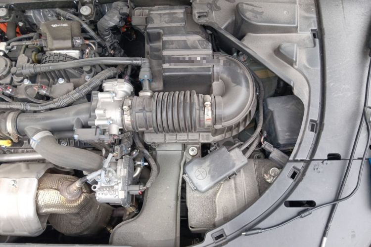 Used VOYAH FREE 2023 Four-Wheel Drive Extended-Range Model with Ultra-Long Range Engine Bay Left