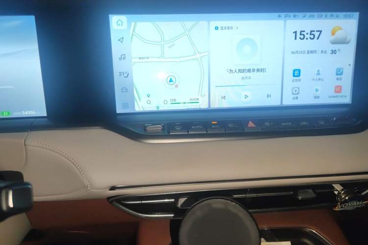 Used VOYAH FREE 2023 Four-Wheel Drive Extended-Range Model with Ultra-Long Range Audio And AC Panel