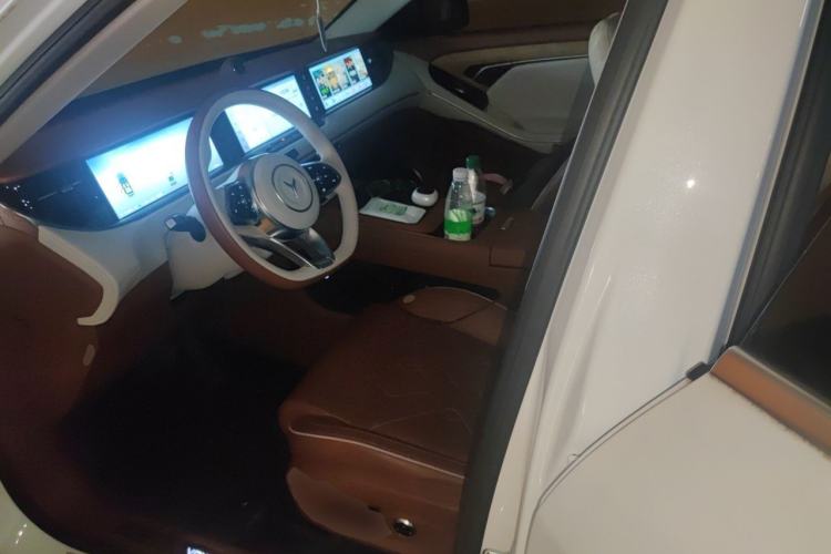 Used VOYAH FREE 2023 Four-Wheel Drive Extended-Range Model with Ultra-Long Range Driver Seat