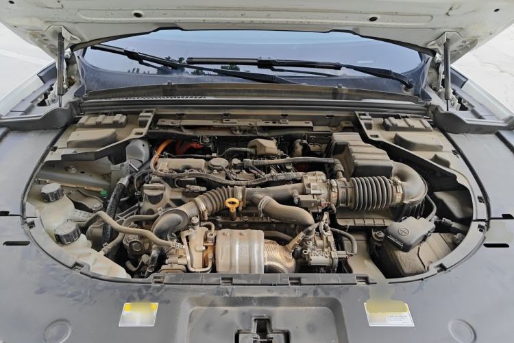 Used VOYAH FREE 2023 Four-Wheel Drive Extended-Range Model with Ultra-Long Range Engine Bay