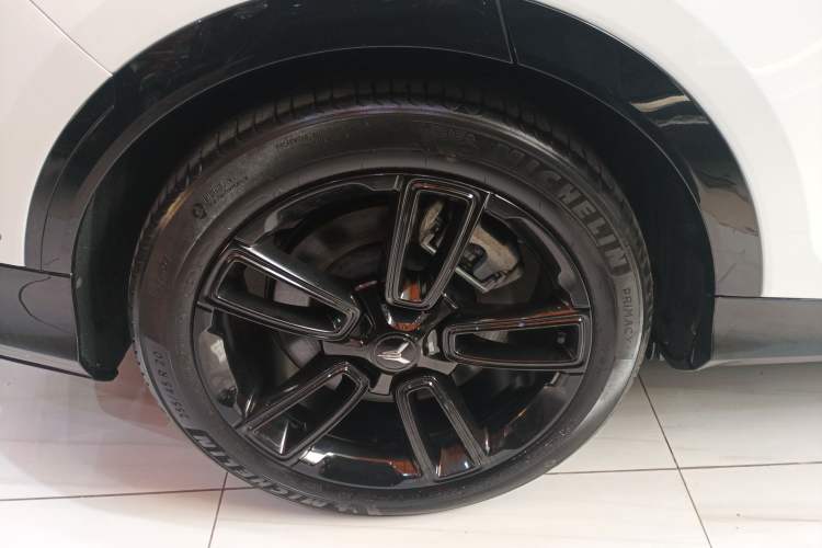Used VOYAH FREE 2023 Four-Wheel Drive Extended-Range Model with Ultra-Long Range Exterior 5