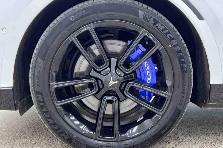 Used VOYAH FREE 2023 Four-Wheel Drive Extended-Range Model with Ultra-Long Range Exterior 9