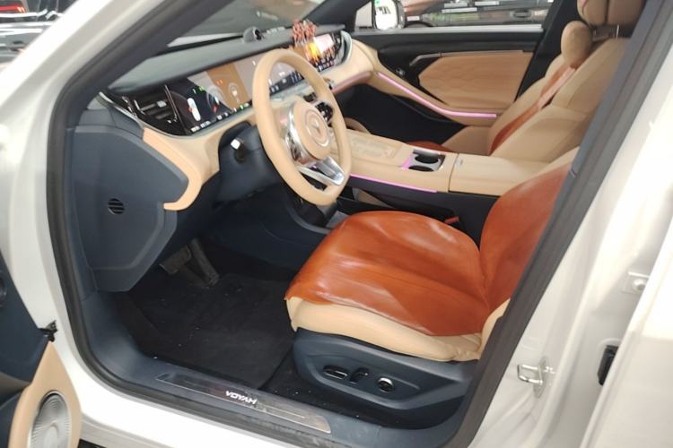 Used VOYAH FREE 2023 Four-Wheel Drive Extended-Range Model with Ultra-Long Range Left Front Seat