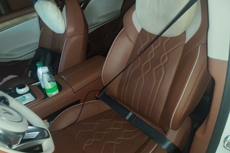 Used VOYAH FREE 2023 Four-Wheel Drive Extended-Range Model with Ultra-Long Range Left Front Seat