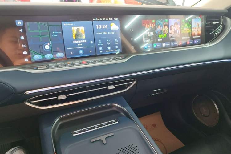 Used VOYAH FREE 2024 Ultra-Long Range Intelligent Driving Version Audio And AC Panel