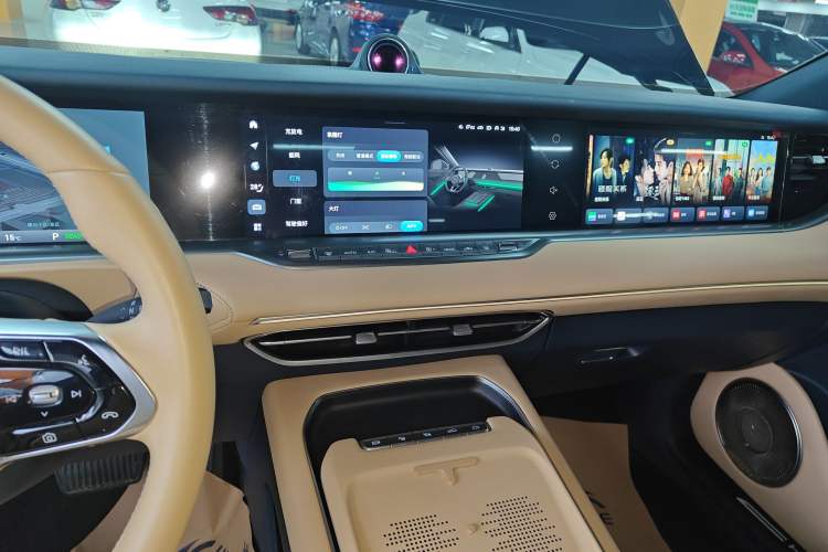 Used VOYAH FREE 2024 Ultra-Long Range Intelligent Driving Version Audio And AC Panel