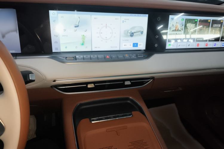 Used VOYAH FREE 2024 Ultra-Long Range Intelligent Driving Version Audio And AC Panel