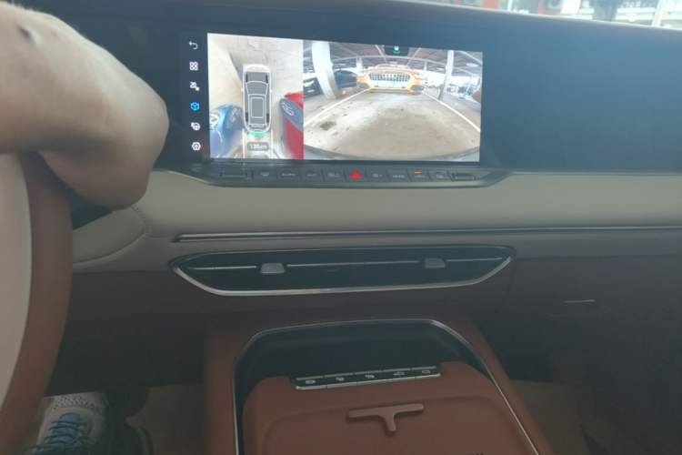 Used VOYAH FREE 2024 Ultra-Long Range Intelligent Driving Version Audio And AC Panel