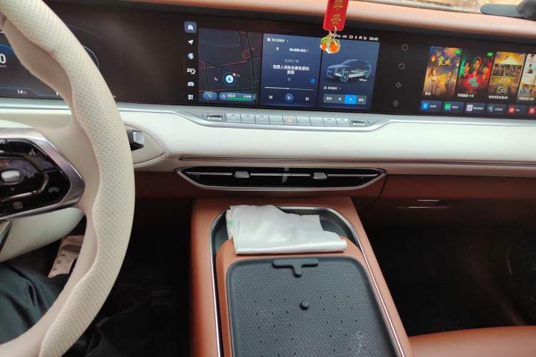 Used VOYAH FREE 2024 Ultra-Long Range Intelligent Driving Version Audio And AC Panel