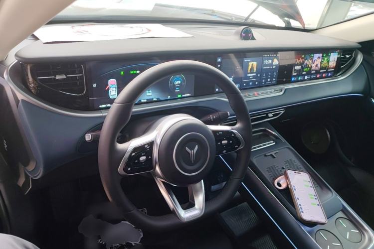 Used VOYAH FREE 2024 Ultra-Long Range Intelligent Driving Version Center Console