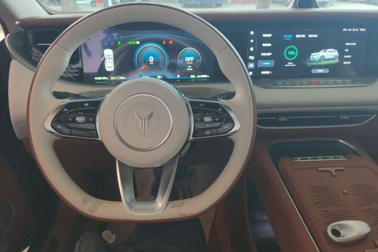 Used VOYAH FREE 2024 Ultra-Long Range Intelligent Driving Version Center Console