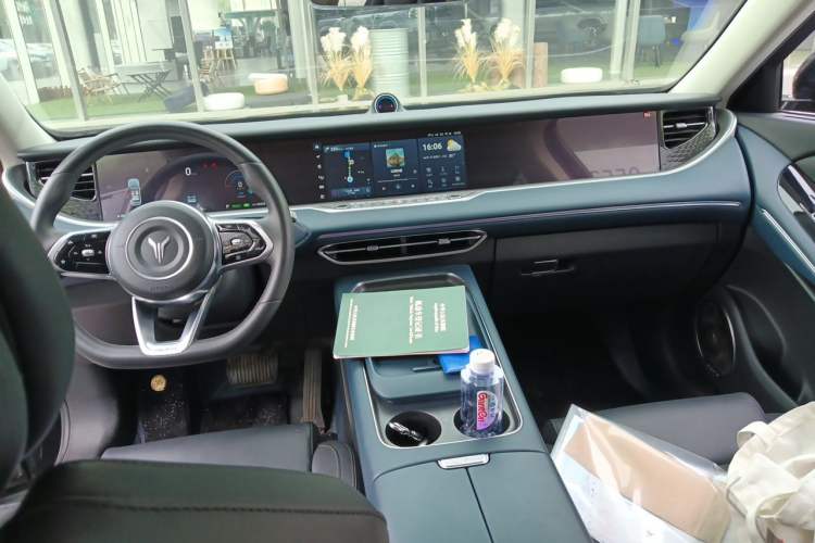Used VOYAH FREE 2024 Ultra-Long Range Intelligent Driving Version Center Console