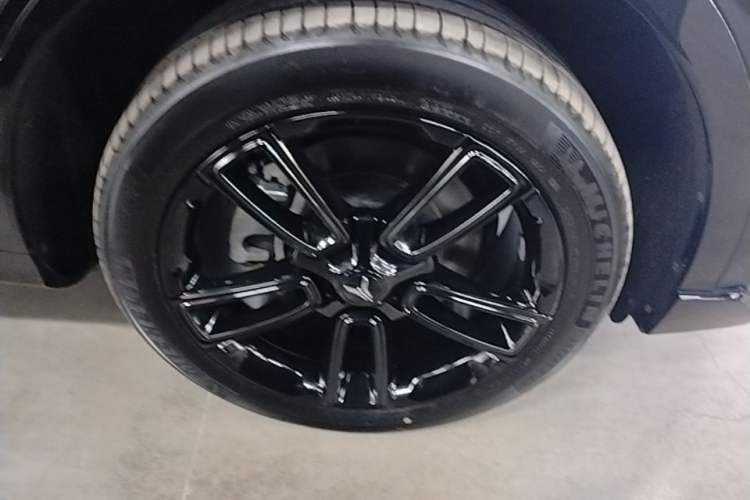 Used VOYAH FREE 2024 Ultra-Long Range Intelligent Driving Version Exterior 4