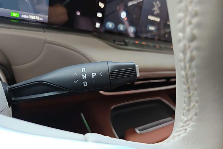 Used VOYAH FREE 2024 Ultra-Long Range Intelligent Driving Version Gear Lever