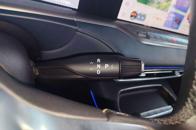 Used VOYAH FREE 2024 Ultra-Long Range Intelligent Driving Version Gear Lever