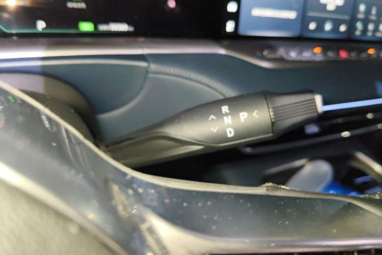Used VOYAH FREE 2024 Ultra-Long Range Intelligent Driving Version Gear Lever