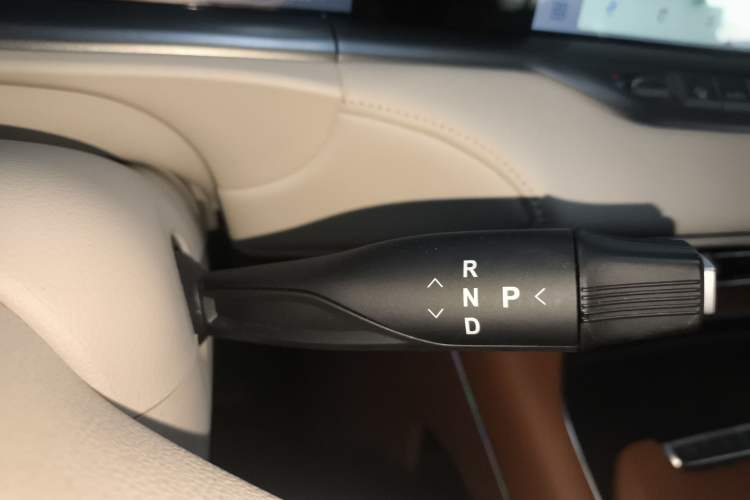 Used VOYAH FREE 2024 Ultra-Long Range Intelligent Driving Version Gear Lever