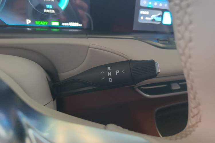 Used VOYAH FREE 2024 Ultra-Long Range Intelligent Driving Version Gear Lever