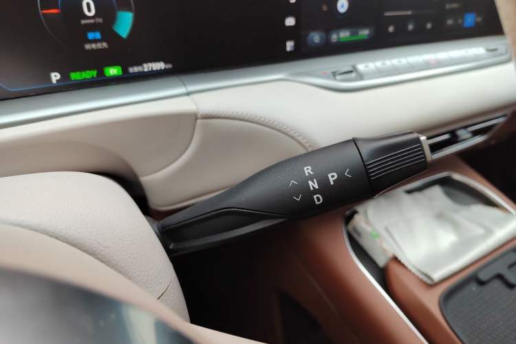 Used VOYAH FREE 2024 Ultra-Long Range Intelligent Driving Version Gear Lever