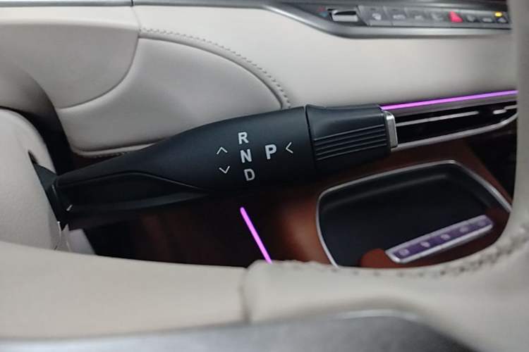 Used VOYAH FREE 2024 Ultra-Long Range Intelligent Driving Version Gear Lever